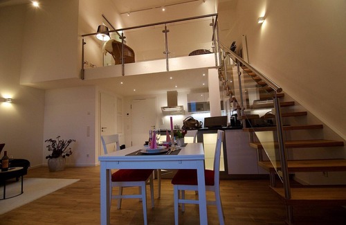 City Centre Regensburg Apartment | Gallery apartment (55sqm) with kitchen and WLAN