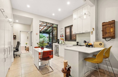 Newtown House | Gallery Getaway NewtownAlexandria Creative Hub