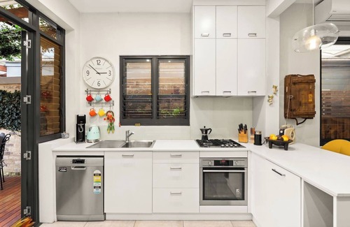Newtown House | Gallery Getaway NewtownAlexandria Creative Hub