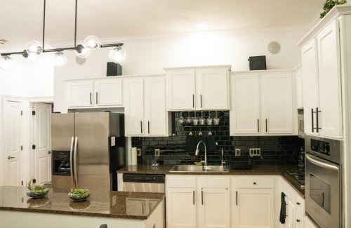 Fayetteville Apartment | Gallery Guest