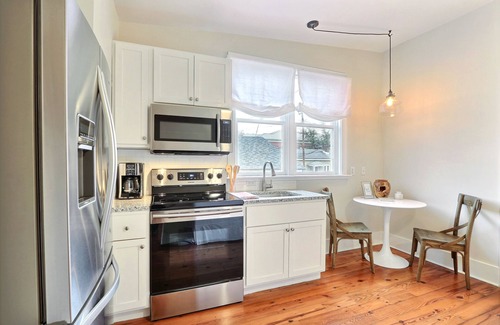 Beach Institute Apartment | Gallery Stays - Parkside Loft