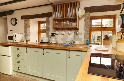 Thornton Rust Cottage | GALLIVANTIN COTTAGE, family friendly, with open fire in Aysgarth