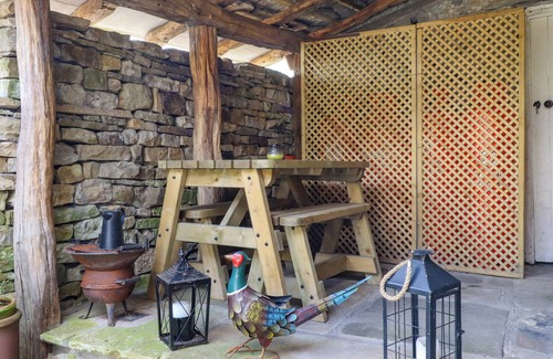 Thornton Rust Cottage | GALLIVANTIN COTTAGE, family friendly, with open fire in Aysgarth