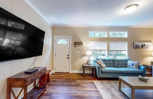 Williston House | Gallop Away