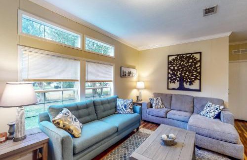 Williston House | Gallop Away