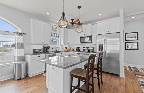 Captain's Cove House | Gallops Point - Luxury on the Chincoteague Bay!