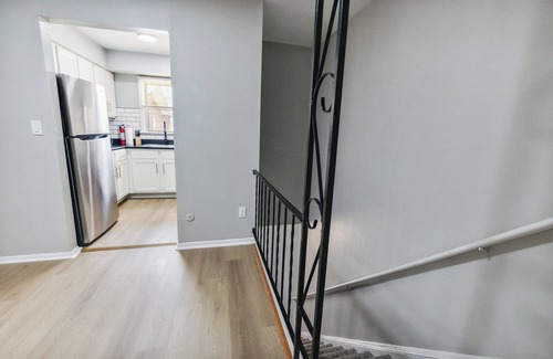New Castle Apartment | Galloway 5 I Spacious Garden Style Retreat I Gym