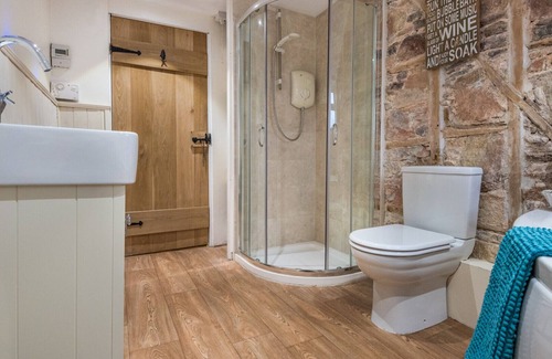 Galmpton House | Galmpton Farmhouse - Four Bedroom House, Sleeps 8