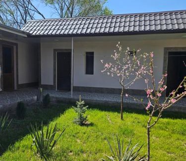 Parakar Hotel | Galstyans Home Zvartnots Airport