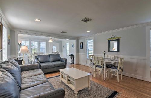 Galveston House | Galveston Cottage with Deck Walk to Beach!