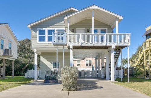 Pirates Beach House | Galveston Getaway Spacious Home Less Than 1 Mi to Beaches