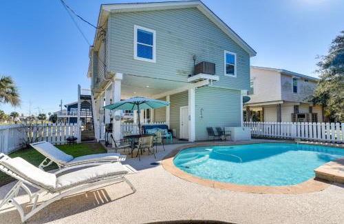 Pirates Beach House | Galveston Getaway Spacious Home Less Than 1 Mi to Beaches