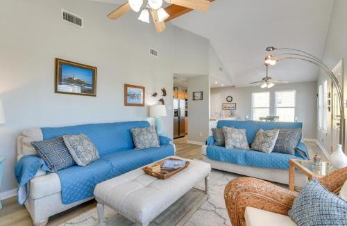 Pirates Beach House | Galveston Getaway Spacious Home Less Than 1 Mi to Beaches