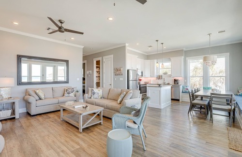 Spanish Grant House | Galveston Home w/Outdoor Shower: Steps to Beach!