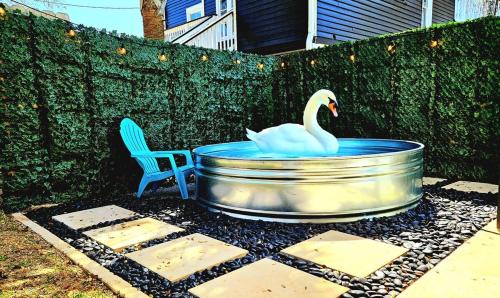 Galveston House | Galveston Retreat-Walk to Beach, Dog-Friendly Yard