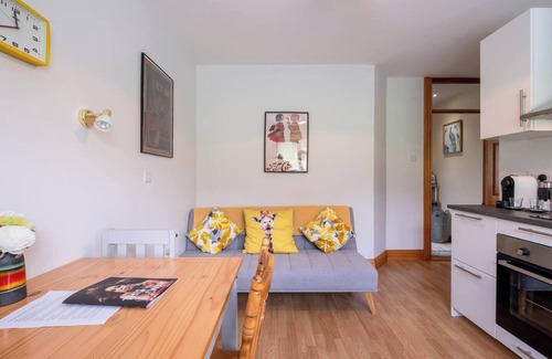 Ballindooley Apartment | Galway - 1 Bed Guest Flat/Annex. Cosy countryside apartment with garden patio.