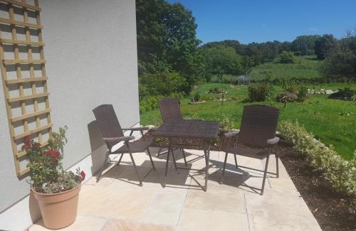 Roscoe Apartment | Galway Garden Chalet