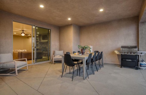 Yucca Valley House | Gambel by AvantStayJTree Escape w Entertainers Yard Firepit 3000SF