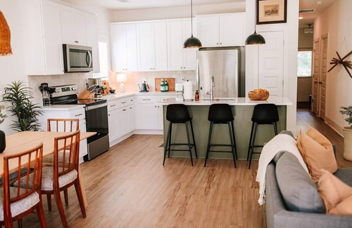 Athens House | Game Day 4BR Escape by MHM Luxury Properties