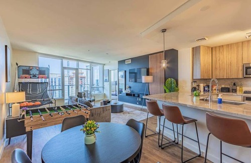 Downtown Phoenix Apartment | Game Day in PHX | Pool, Gym, Parking, Balcony, W/D