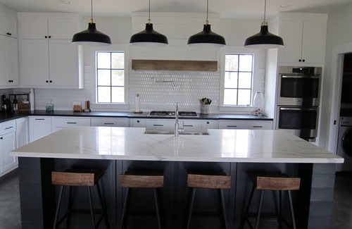 College Station House | Game Day/Large Group Rental on Beautiful 30 acre Property. 7.5 Miles from TAMU