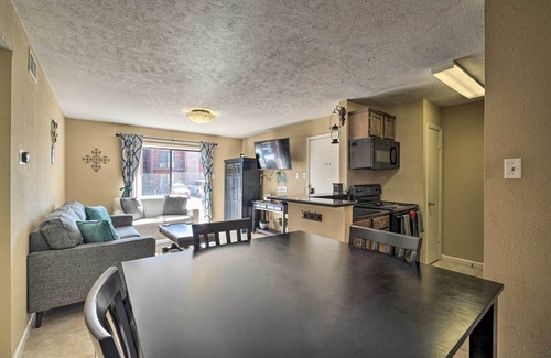 College Station Condo | Game Day Retreat: Pool Access, 2 Mi to Texas A & M