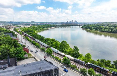 East Price Hill House | Game Days, Grubs and More Updated Cincinnati Home!