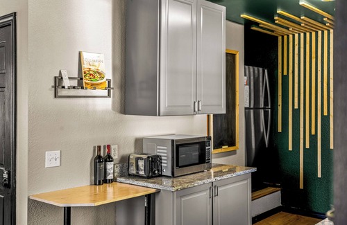 Dayton Triangle House | Game Night Manor | 8 BR | SECLUDED