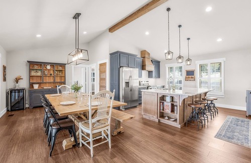 Lake Norman of Catawba House | Game Room, 2 King Suites, Huge Porch, Kayaks, Lake