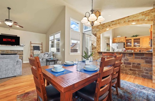 Meridian House | Game room | 3BR | Outdoor Seating BBQ