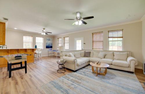 Farmersville House | Game Room and Bar Secluded Getaway in Farmersville