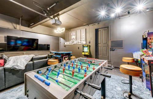 Tumwater House | Game Room and Deck Family-Friendly Tumwater Gem