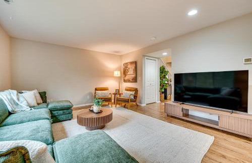 Tumwater House | Game Room and Deck Family-Friendly Tumwater Gem