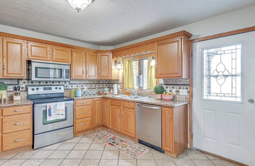 Gouldsboro House | Game Room, Deck & Fire Pit: Covington Township Gem