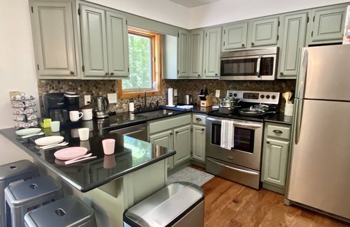 Old Timberline Cabin | Game room + EV Charger + 7 mins drive to Slopes