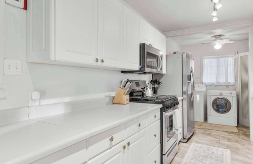 Paso Robles House | Game room & Fire Pit|Short Walk to Downtown!