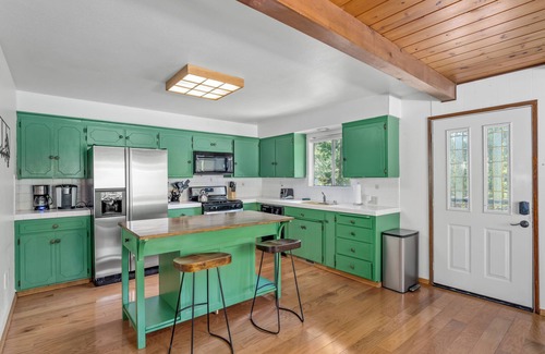 Oakhurst House | Game Room - Hot Tub - Fire Pit - 25 min 2 YosemitenEV Charger Level 2