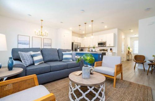 West Palm Beach House | Game Room House - Resort Access