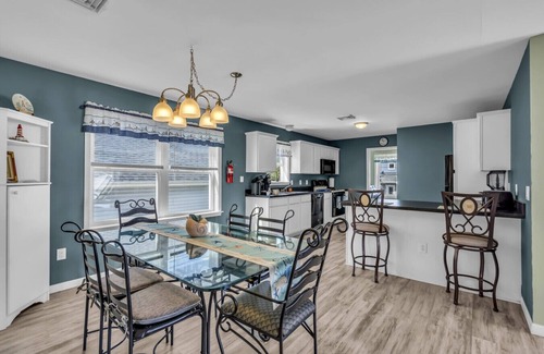 Ocean Gate House | Game Room, Kayaks, Steps to the Ocean!