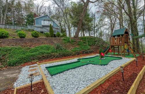 Royal Pines House | Game Room & Mini Golf Hot Tub Fire Pit