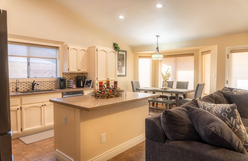 Yuma House | Game Room/Pool and Jacuzzi Cozy Home in Yuma