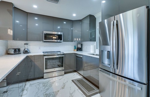 Saint James City House | Game Room + Screened Lanai: Pine Island Getaway!