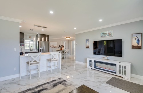 Saint James City House | Game Room + Screened Lanai: Pine Island Getaway!