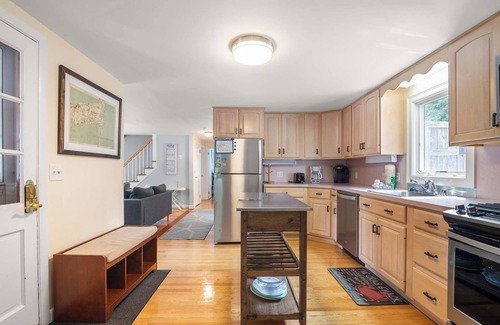 South Chatham House | Game Room Walk to Nantucket Sound!