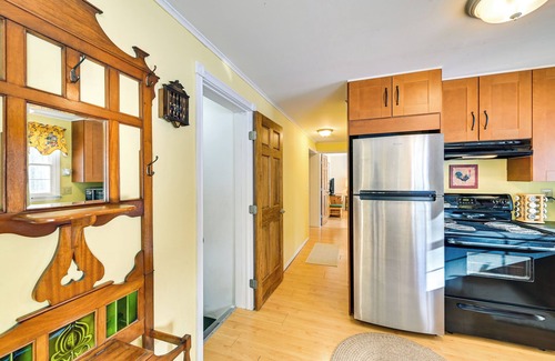 North Creek Cottage | Game Room & Yard: Charming North Creek Home!