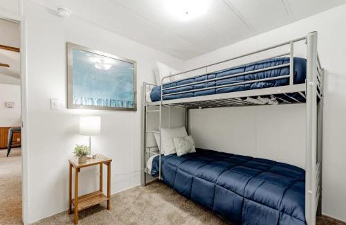 Columbia House | Gamecock Roost- 15mins to Downtown- Back unit