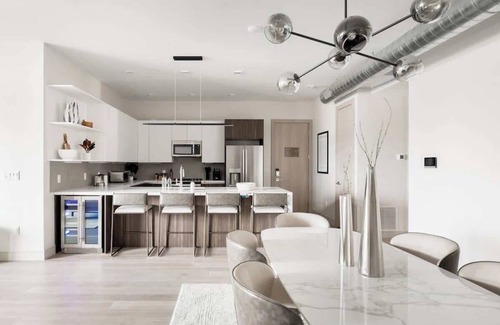 Jefferson Park Condo | Gameday Oasis | Private Balcony | Jefferson Park