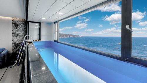 Gyeongju House | Gampo Beach Hill Pool Villa
