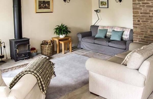 Redbrook Cottage | GANAREW COTTAGE, pet friendly in Whitchurch, Herefordshire