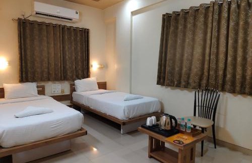 Rajgurunagar Hotel | Gandharva Inn